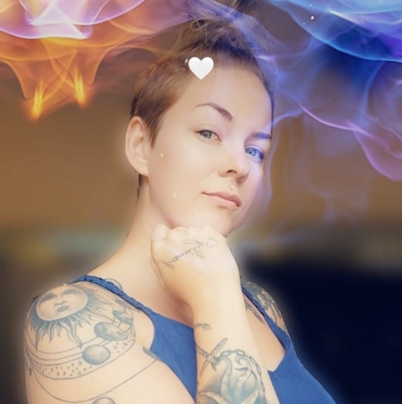 Meet your Posher, Kelsy - Picture 1 of 1